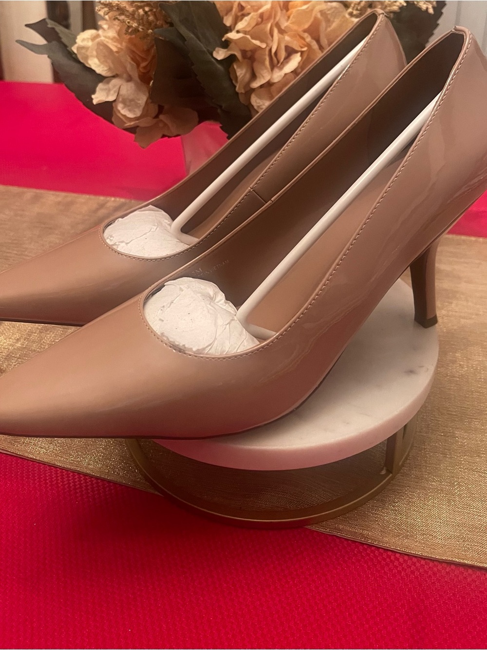 Women’s Nude Pointed-Toe Leather Pumps